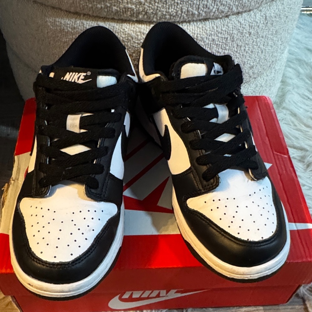 Nike Classic Dunks Black and White Sneakers - Picture 2 of 6